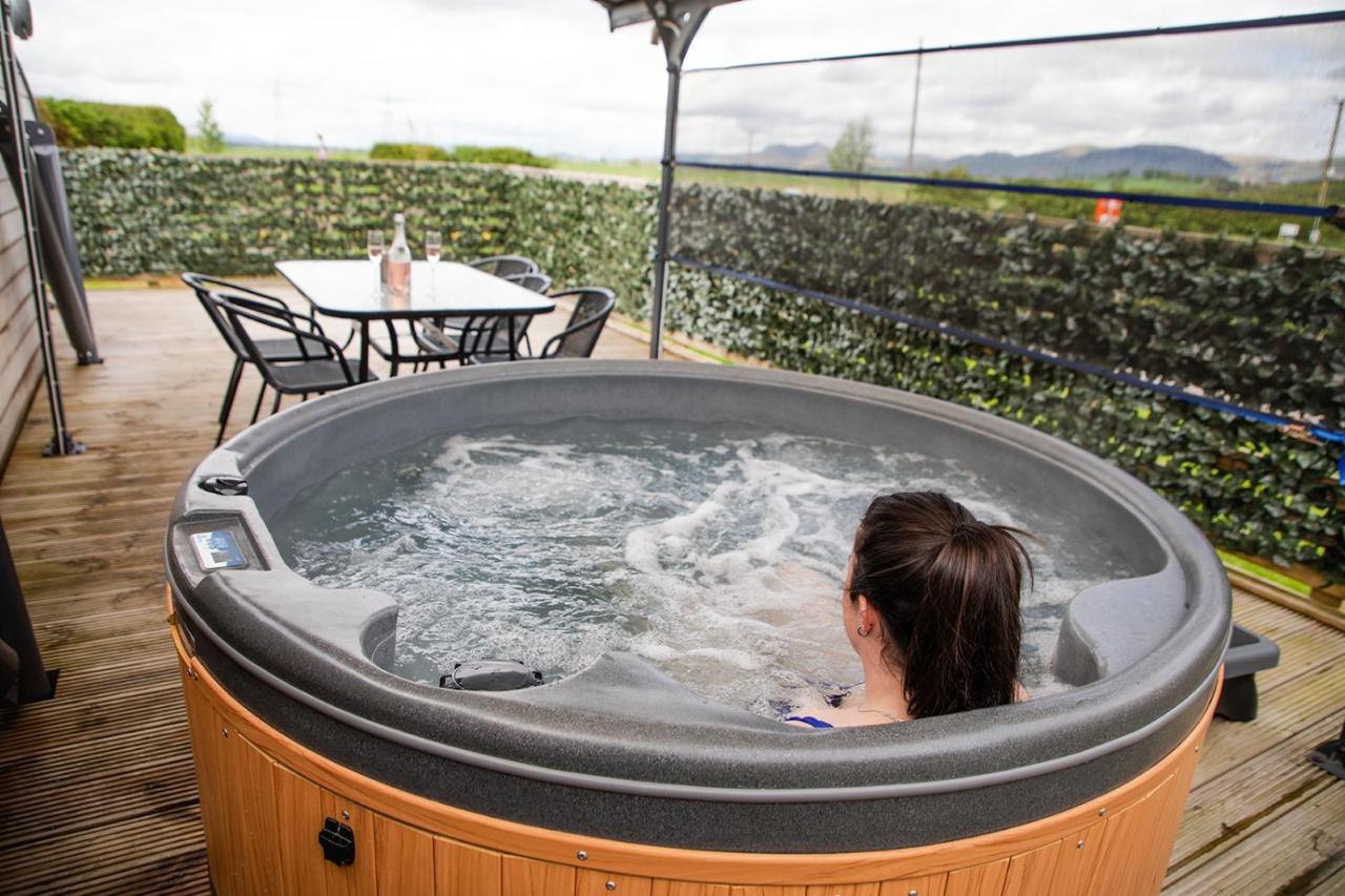 Luxury Glamping Anthropod-Ben Cleugh-With Hot Tub Clackmannan Exterior photo